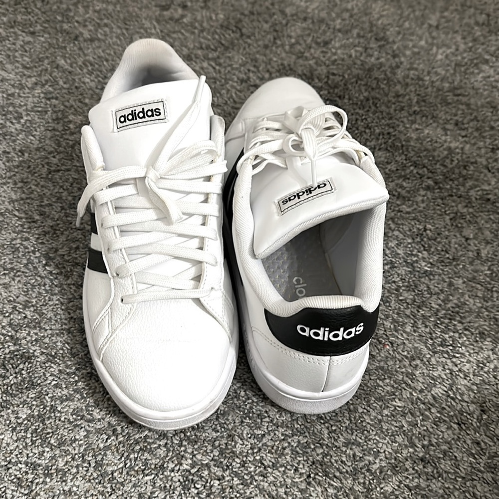 Adidas Women size 9 1/2